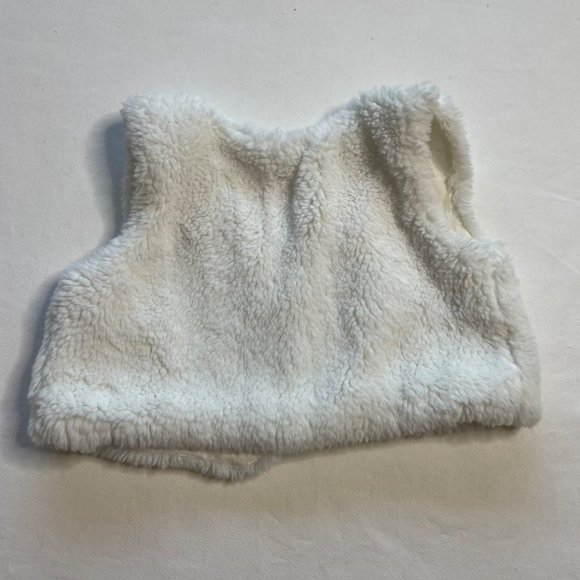 Crazy 8 White Faux Fur Vest size 18-24 Minths - Picture 5 of 6